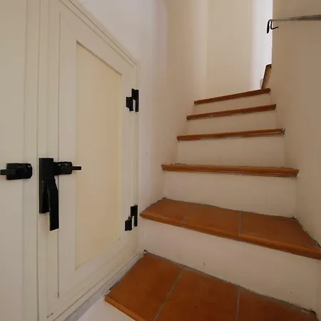 Laura Apartman *